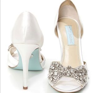 Betsey Johnson SB-Gown Satin Rhinestone Bow Heels